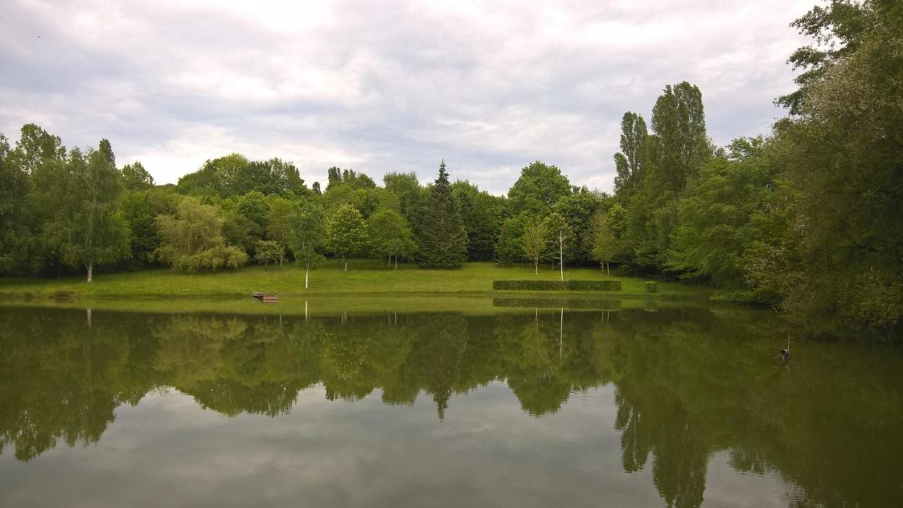 Gite Des Etangs De Beaulieu Le Plessis-Dorin Exterior photo